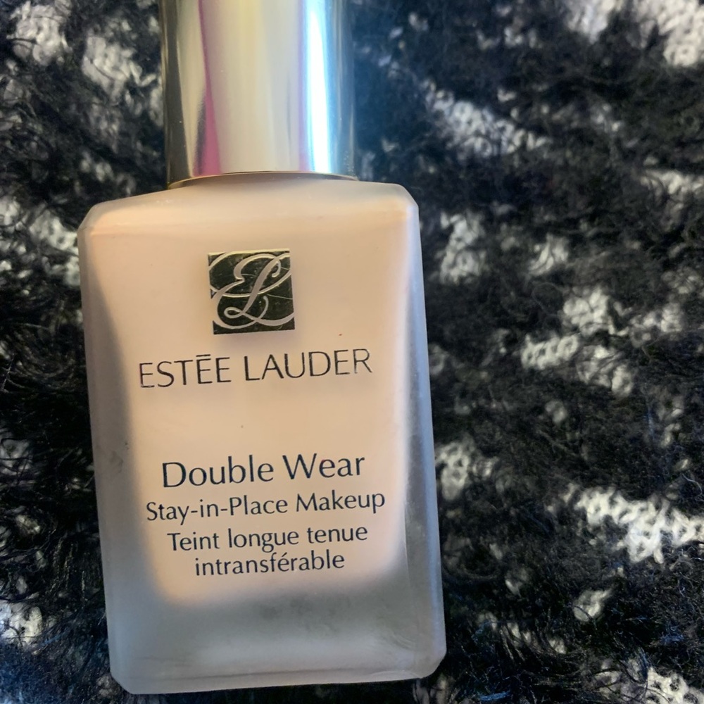 Estée Lauder double wear makeup
